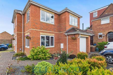 Dowgate Close, Tonbridge, Kent, TN9 3 bed detached house for sale