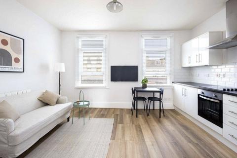 Lewisham Way, New Cross, London, SE14 1 bed flat for sale