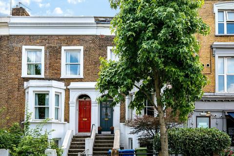 Choumert Road, Peckham Rye, London, SE15 2 bed flat for sale
