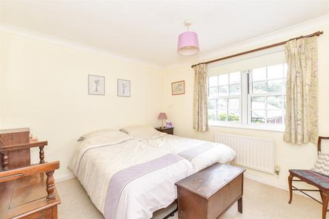 King George Gardens, Chichester PO19 2 bed terraced house for sale
