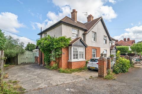The Spinney, Aldermaston Road 3 bed semi