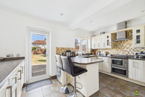 90 Preston Drive, Bexleyheath 5 bed semi