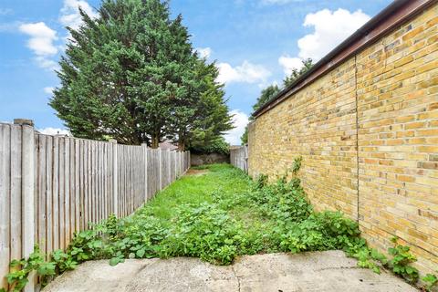 Tonbridge Road, Maidstone, Kent 2 bed terraced house for sale