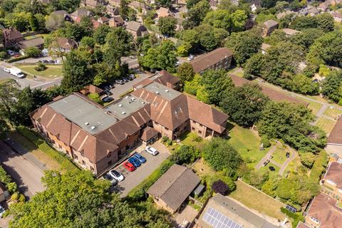 London Road, East Grinstead RH19 2 bed retirement property for sale