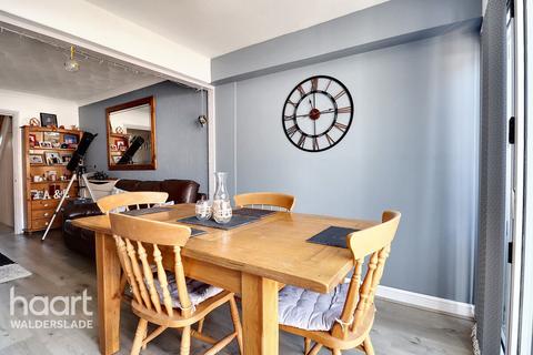 Honeysuckle Close, Chatham 2 bed terraced house for sale