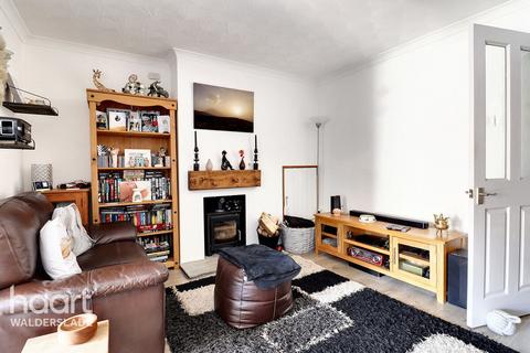 Honeysuckle Close, Chatham 2 bed terraced house for sale