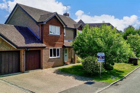 St. Mary's Meadow, Arundel BN18 4 bed detached house for sale