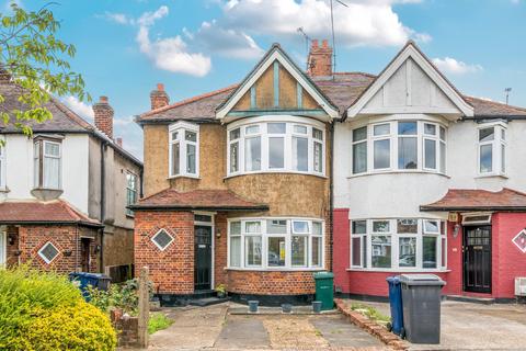 Pymmes Green Road, New Southgate... 1 bed maisonette for sale