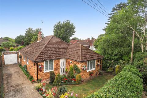 Dell Road, Andover 3 bed detached bungalow for sale
