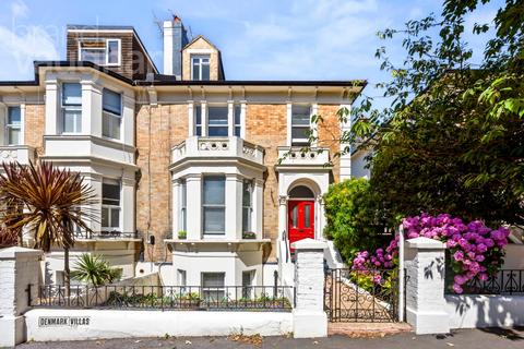 Denmark Villas, Hove, East Sussex, BN3 2 bed flat for sale