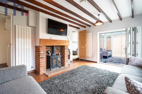 Gaggerhill Lane, Newport PO30 3 bed cottage for sale
