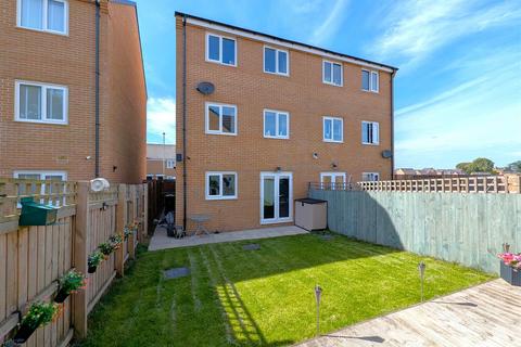 Mill Road, Eccleshill, Bradford 4 bed semi