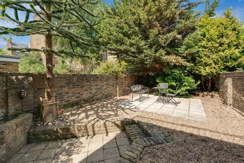 Mansfield Road, Hampstead, NW3 1 bed flat for sale