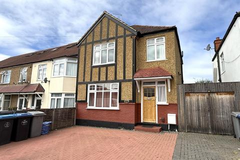 Greenway, Kenton, Harrow, Harrow, HA3 3 bed end of terrace house for sale