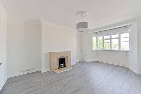 Streatham High Road, Streatham... 2 bed flat for sale