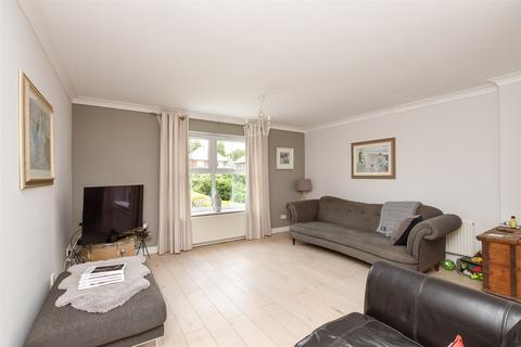 Grosvenor Mews, Reigate RH2 3 bed townhouse for sale