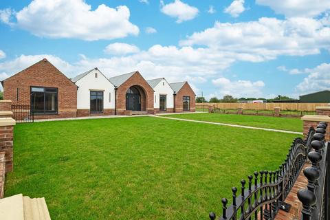 Preston Road, Inskip, PR4 4 bed detached bungalow for sale