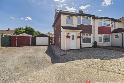 Dawson Drive, Rainham 4 bed house for sale