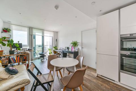 Gladwin Tower, Nine Elms, London, SW8 1 bed flat for sale