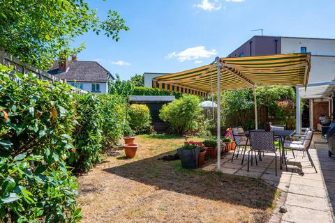 Woking Road, Guildford, GU1 4 bed detached house for sale