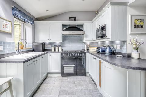Cirencester Road, Tetbury... 2 bed end of terrace house for sale