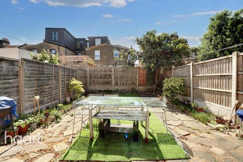 Endsleigh Gardens, Ilford 3 bed terraced house for sale