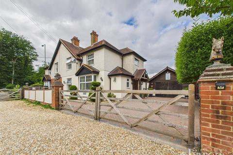 Aldermaston Road, Basingstoke RG24 3 bed semi