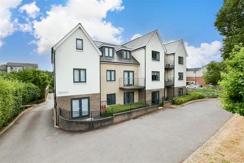 Centre Drive, Epping, Essex 2 bed flat for sale