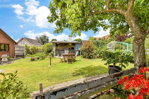 Madeira Lane, Freshwater PO40 3 bed detached bungalow for sale