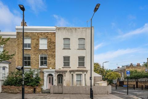 Powerscroft Road, London E5 3 bed maisonette for sale