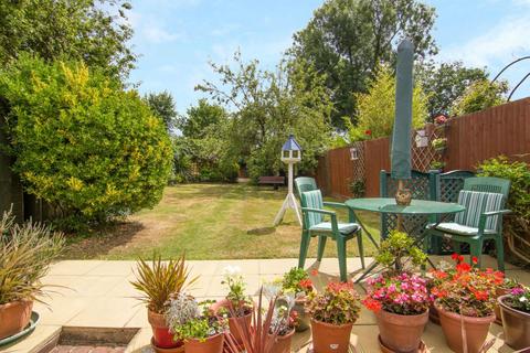 Greenfield Avenue, Surbiton KT5 2 bed bungalow for sale
