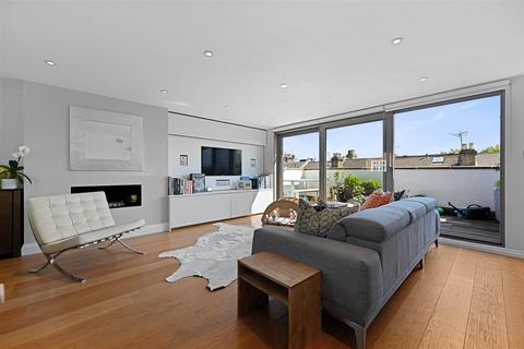 Blythe Road, London W14 3 bed maisonette for sale