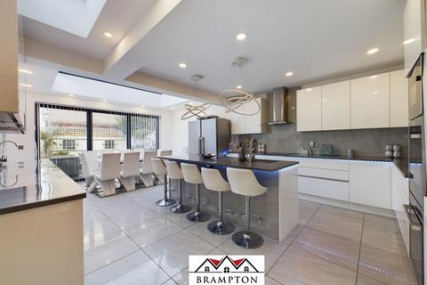 Bell Lane, Hendon, London, NW4 6 bed terraced house for sale