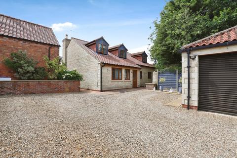 High Street, Grantham NG33 4 bed detached house for sale