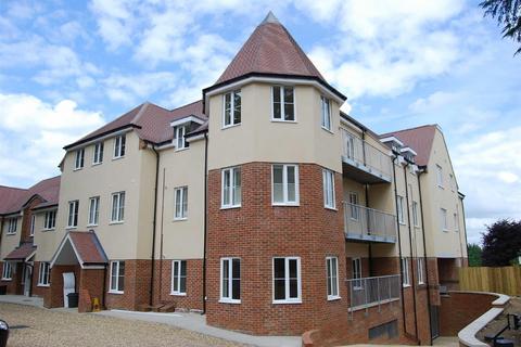 Castlegate, Chorleywood WD3 2 bed flat for sale