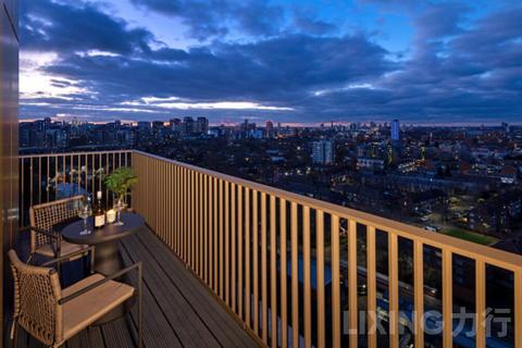 Queen's Cross, Royal Eden Dock, E16 1 bed apartment for sale