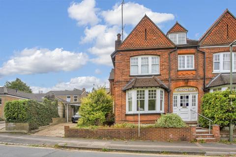 Timber Hill Road, Caterham CR3 3 bed semi