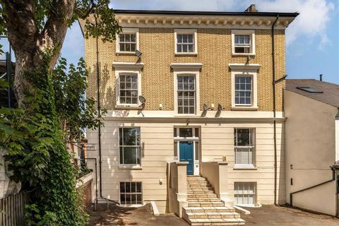Charlwood Mansions, London SW12 2 bed flat for sale