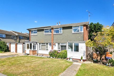 Bernhard Gardens, Polegate 3 bed semi