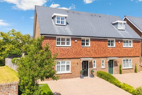 Rocks Hollow Gardens, Southborough, TN4 4 bed semi