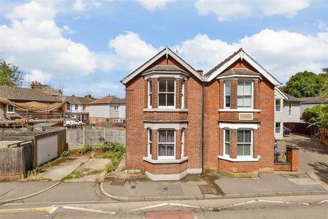 Beaconsfield Road, Canterbury, Kent 2 bed semi