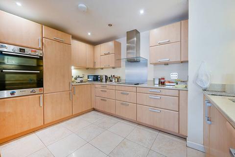 Graham Road, Acton Green, London, W4 2 bed flat for sale