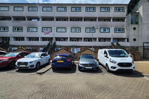 Copperfield, Chigwell 2 bed flat for sale