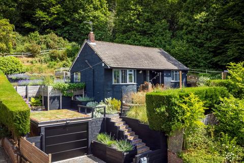 Phillips Hatch, Wonersh, GU5 3 bed detached house for sale