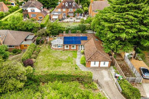 Ramsey Close, Hertfordshire AL1 4 bed bungalow for sale