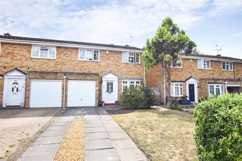 Hanover Gardens, Hampshire GU14 3 bed semi