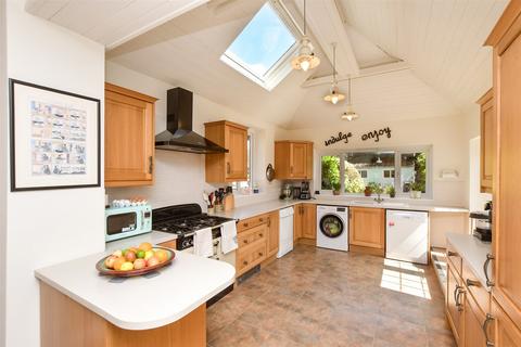 Egmont Way, Tadworth KT20 4 bed detached house for sale