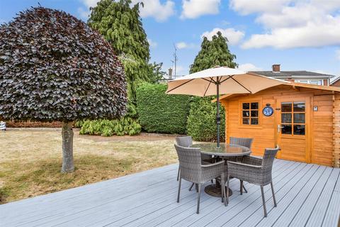 Aveling Close, Hoo, Rochester, Kent 3 bed semi