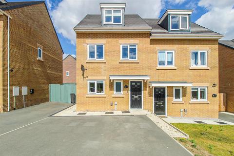 Needle Close, Wakefield WF2 3 bed semi