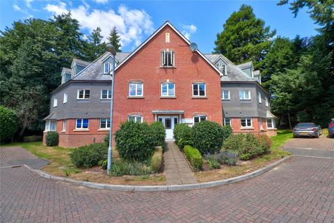 Meadowlands Drive, Haslemere, Surrey... 2 bed apartment for sale